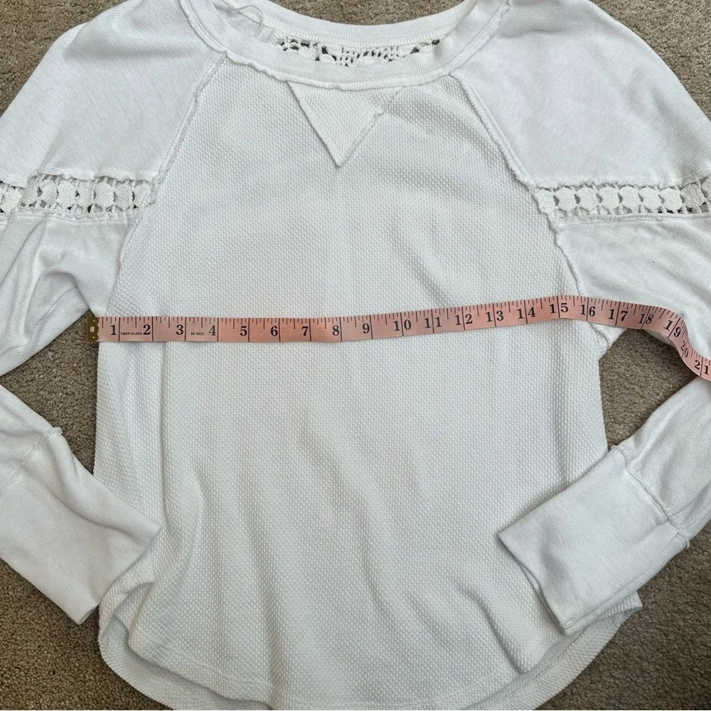 free people white luella tee ivory crochet thermal waffle boho elbow patch M - Picture 4 of 10